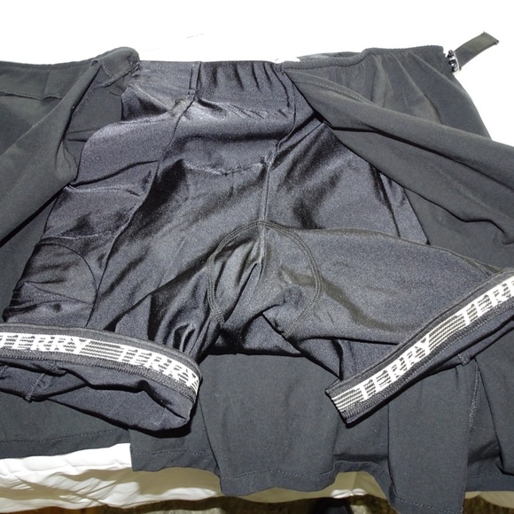 Terry Women's Cycling Skort with Attached Padded Shorts - Picture 5 of 7